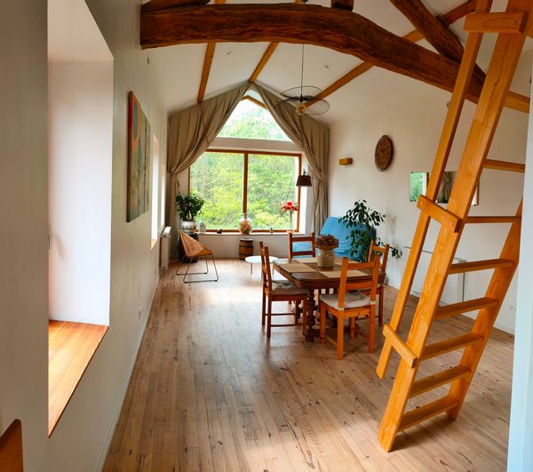 Gîte charmant indépendant dans un corps de ferme au milieu des vallons du Nord Ardèche.