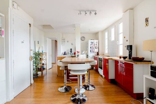 Grand appartement calme et lumineux à 5 min à pied de Paris :)