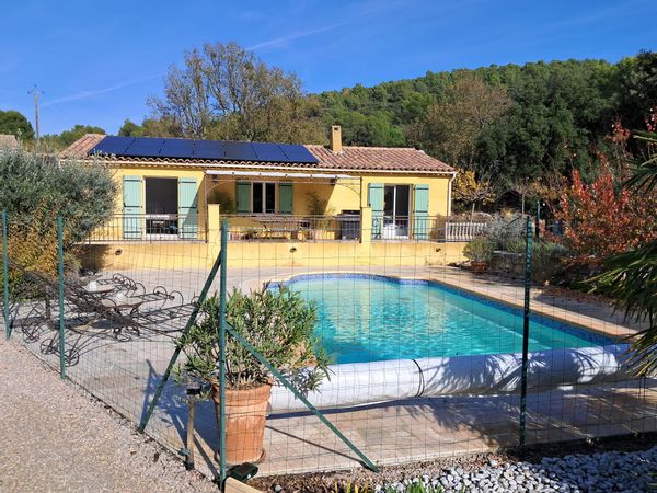Villa avec piscine au coeur du Var