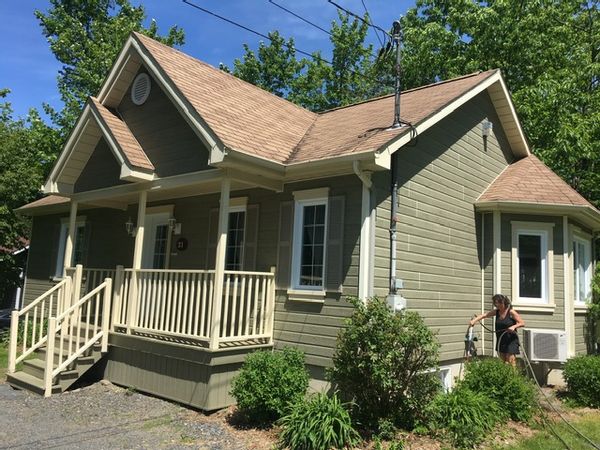 Petite maison près du Mont-Orford.