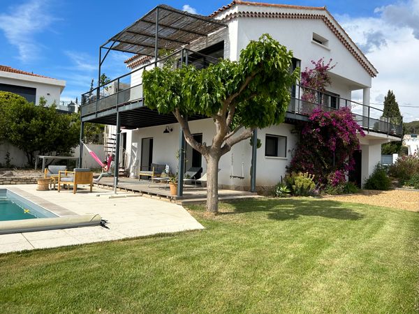 Maison avec vue sur la baie de la Ciotat