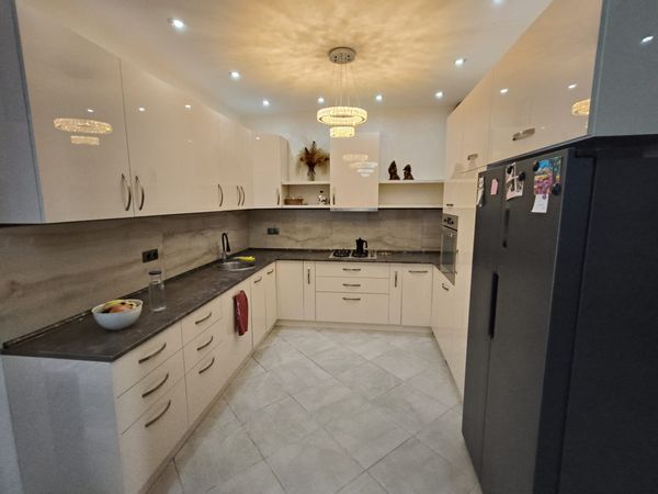 La maison de Masha, spacieux appartement 105 m² rénové avec balcons et vue mer