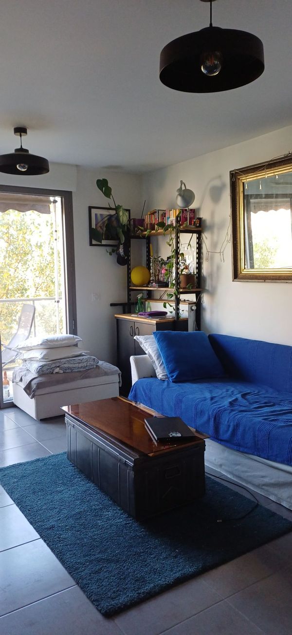 A 5min du tramway. 6etage avec ascenseur. Quartier calme. Pas de bruit.