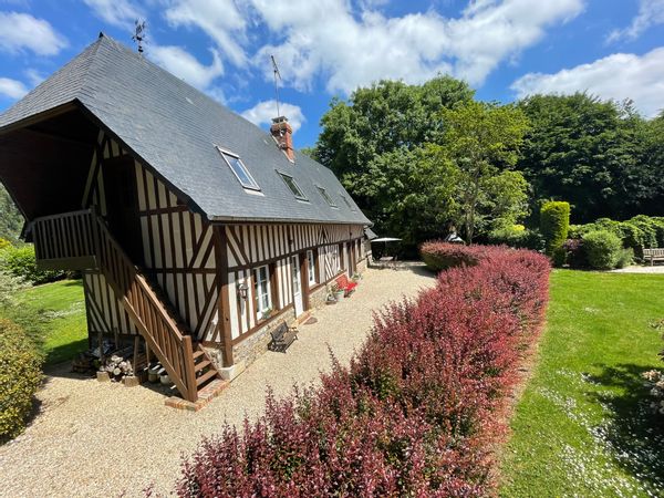 Maison de charme en Normandie à seulement 30 km de Deauville.