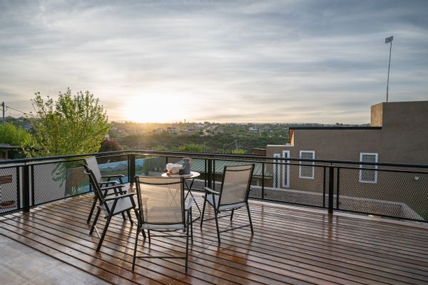 Cabaña loft, cerca de Villa Carlos Paz, con piscina y  hermosa vista a las sierras de Córdoba.