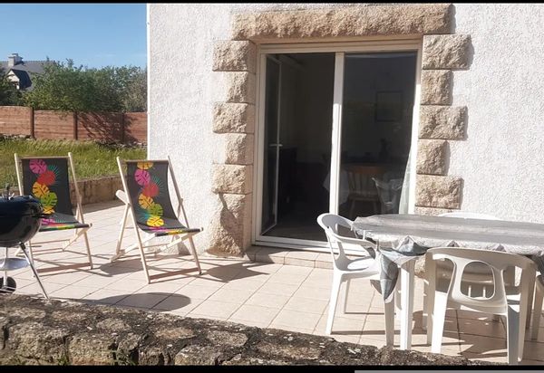 Maison 3 chambres sur jardin clos de 600m2, à 8 min. à pied de la plage.