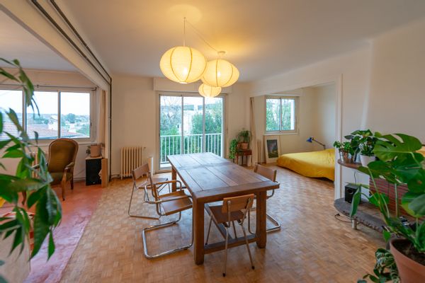 Appartement spacieux et lumineux.  Centre-ville de Bayonne à pieds, proche océan et montagne !