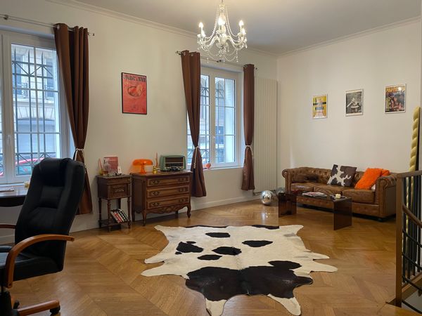 Bel appartement en plein de cœur de Paris (8e)