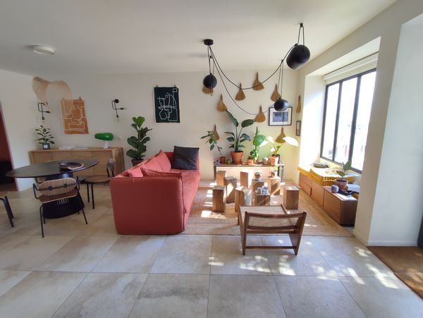 Notre maison, à flanc de colline, avec piscine