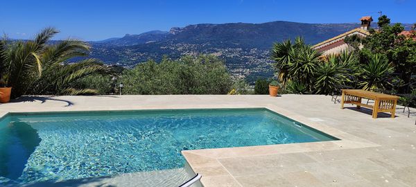 Côte d'Azur : Maison avec piscine entre mer et montagne – 15 min de Nice