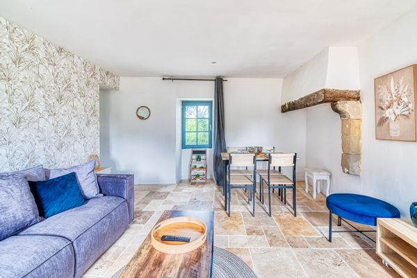 Gîte de 2/4 personnes au coeur des vignes de l'Aubance dans un manoir du XVIIéme siècle.