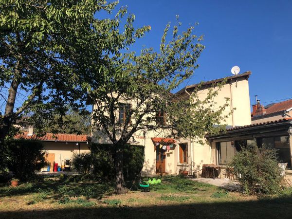 Chez nous, chez vous!