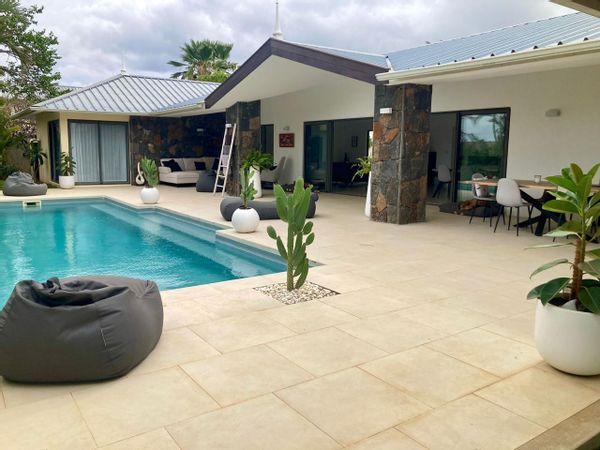 Maison contemporaine tropicale et zen !