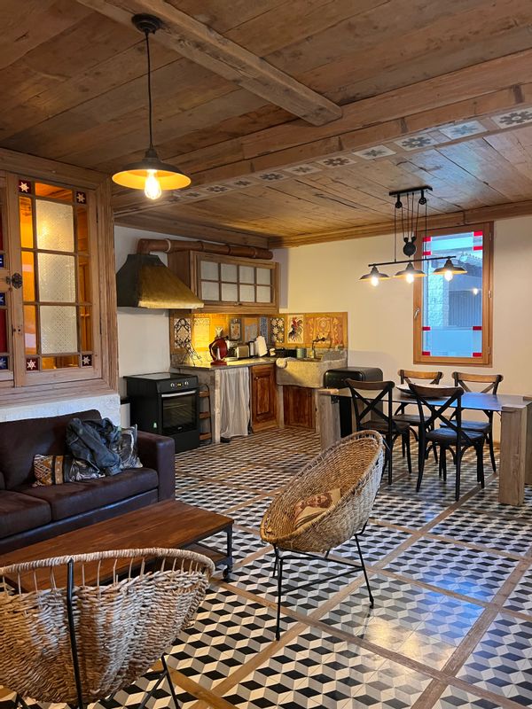 Chez Max , maison au centre du village de St Laurent D’aigouze situé en Camargue.