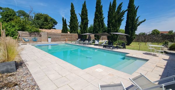 Maison de caractère proche du Puy du Fou et 45 minutes des plages Vendéennes  ...