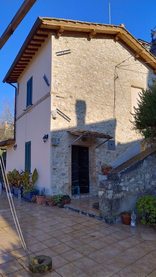 Cuore dell’Umbria♥️
Affaccio nel cuore verde dell’Italia
È la casa dei miei nonni, la casa del cuore!