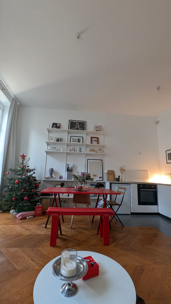 La maison de Raphaël est un appartement de 42 m2 au coeur de Paris, dans le 9ième arrondissement.