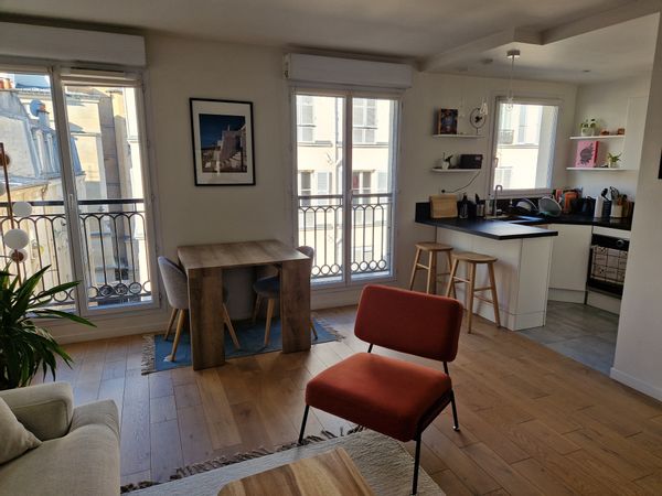 Appartement cocooning dans quartier vibrant parisien