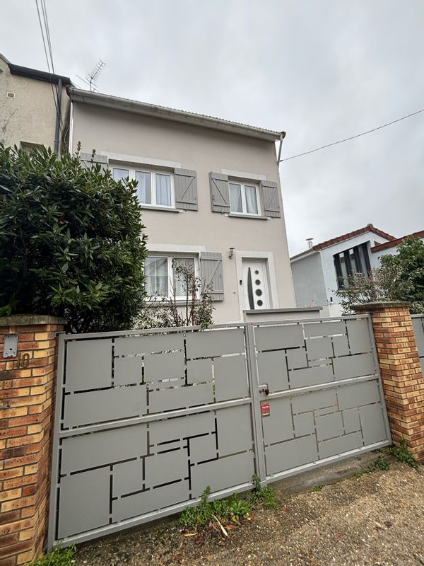 Grande maison rénovée avec jardin – proche Paris / La Défense – idéale famille