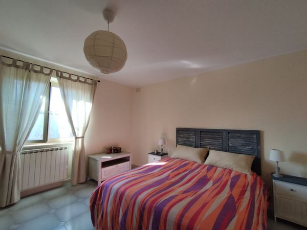 Silenziosa camera doppia in villetta da Aurora