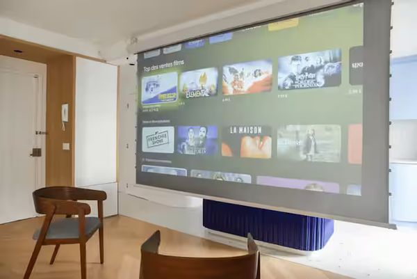 Grand  2 pièces lumineux, AC, balcon et écran de cinéma • Buttes Chaumont