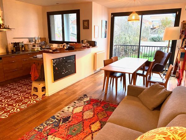 Le confort d'une maison familiale avec jardin à 2 pas de Paris, chez Christophe et Christelle.