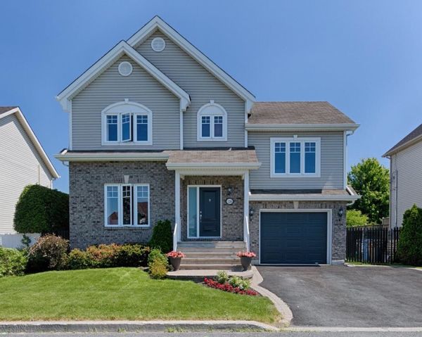 Maison en banlieue non loin de l’effervescence de la grande ville