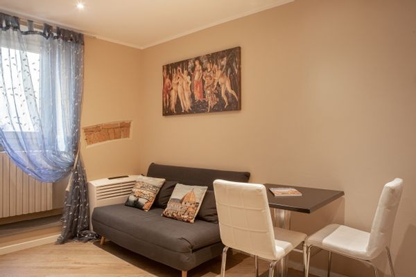 Monolocale  tra il Ponte Vecchio e Piazza Pitti