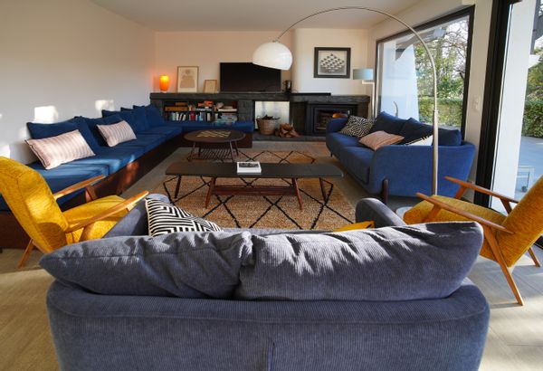 Grande maison terrasse et piscine, vue Rhune, 5min de Ciboure/St Jean de Luz, au sein d'une forêt