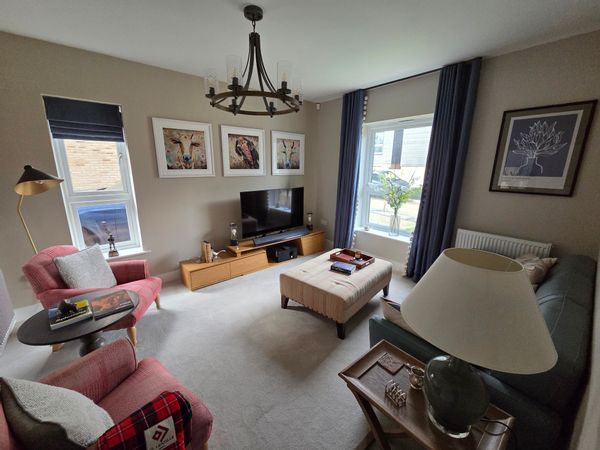 Three bed modern home, tastefully furnished, within 30 minutes of the beauty of the Cotswolds