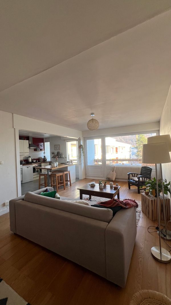 Appartement situé à Annecy le Vieux, vue sur le Veyrier. Un lieu calme et ressourçant