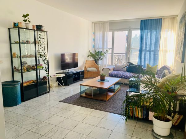 Beautiful apartment! Quiet area, 3-min walk to Lugano station, 7 mins to center and lake.