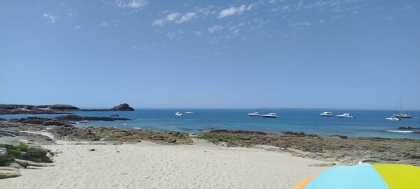 À l'entrée du golfe du Morbihan et à 9 kms de Vannes. Charmante maison de ville avec 2 chambres