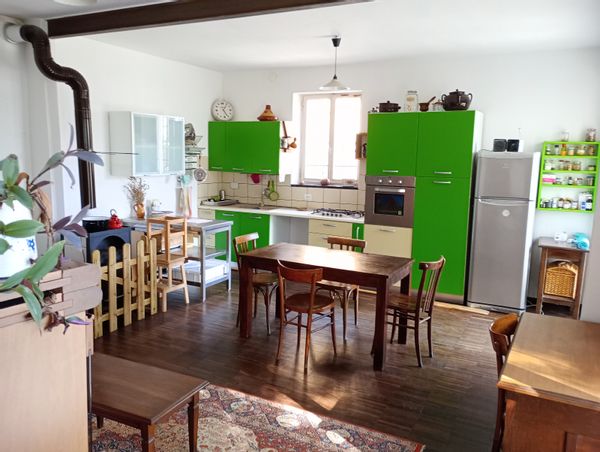 Casa immersa nel verde a 30 minuti da Torino. Ottimo punto di partenza per passeggiate in montagna.