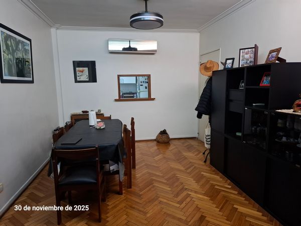 Dos habitaciones privadas. Compartir  con Laura  sala de estar,  comedor, baño principal y cocina.