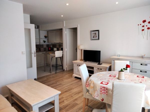 Appartement 2 chambres situé à l'Hôtel de Ville du Havre, à proximité de la plage.