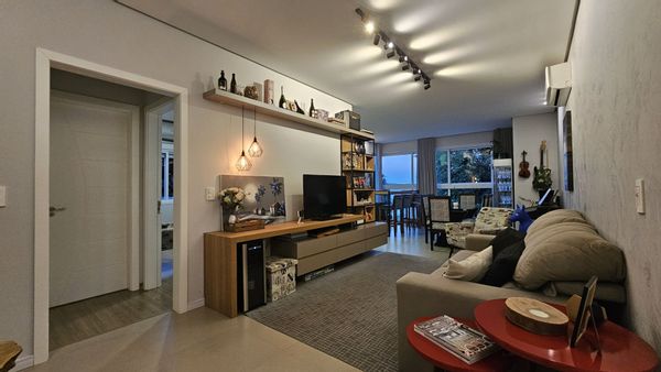 Karine's private room