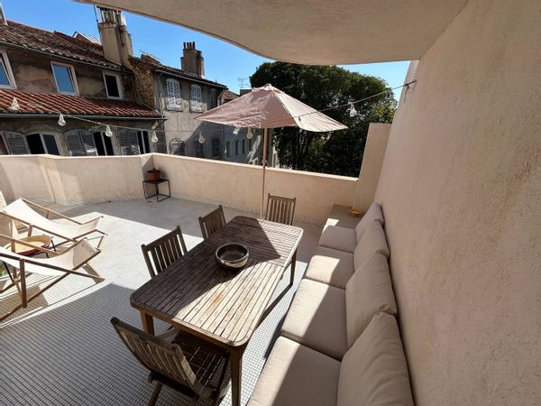 Lumineux cocon au cœur de Marseille avec grande terrasse 30m², idéal pour profiter du soleil !