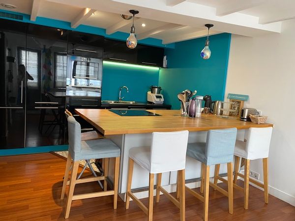 Maison chaleureuse et bien équipée, située à 400m du littoral et des commerces du centre bourg.