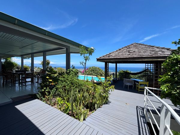 Maison en hauteur avec vue panoramique