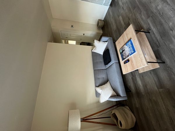 Loiola’s private room is a cozy place in the nicest neighborhood from the Bay Area of San Francisco.