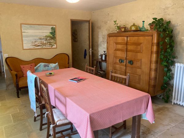 Il s'agit d'un appartement conçu dans une ancienne écurie pour loger 1 à 4 personnes.