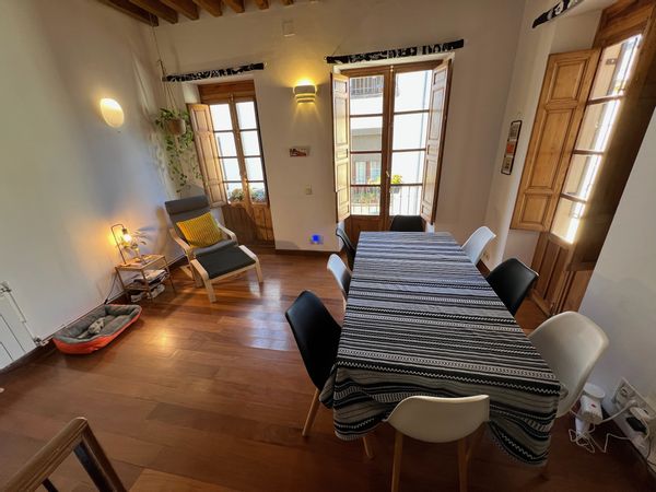 Casa Soleada de Cuatro Plantas en el Centro de Granada con Vistas