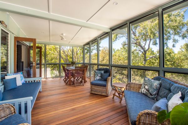 Magnetic Island Bali Ha'i cottage - relax near the beach in a bush setting