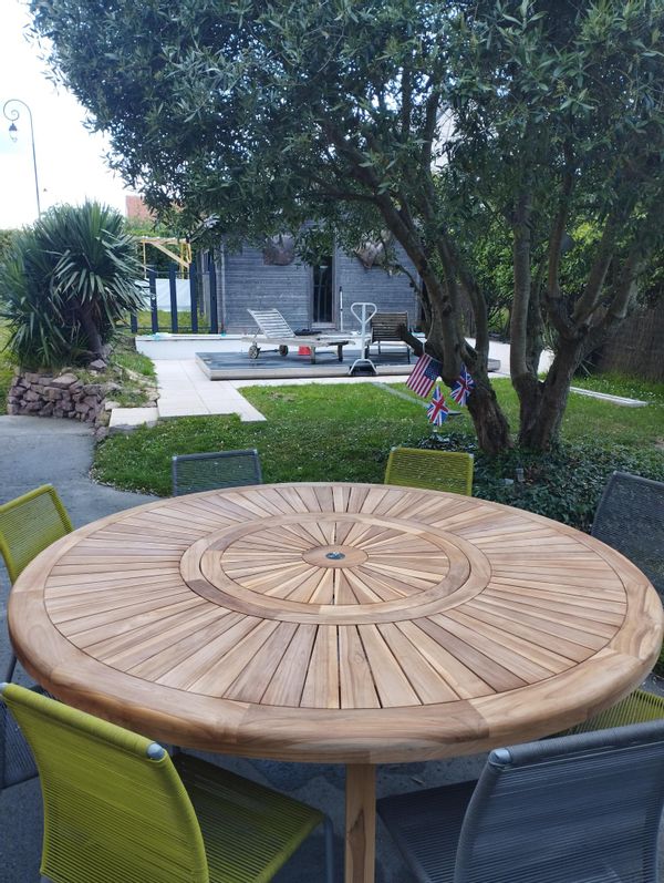 Pavillon des années 2000, cosy, avec jardin fermé et terrasse