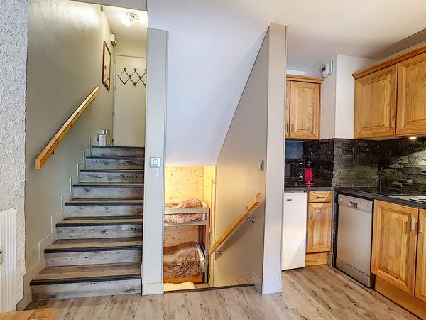 Magnifique appartement aux pieds des pistes de la Clusaz. Studio sur 2 niveaux et terrasse avec vue