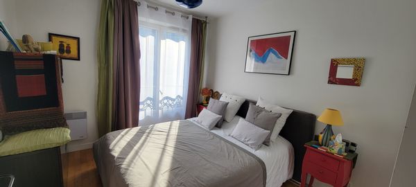 La chambre privée de Annie  et Thierry, aux portes de Paris avec salle de douche privative