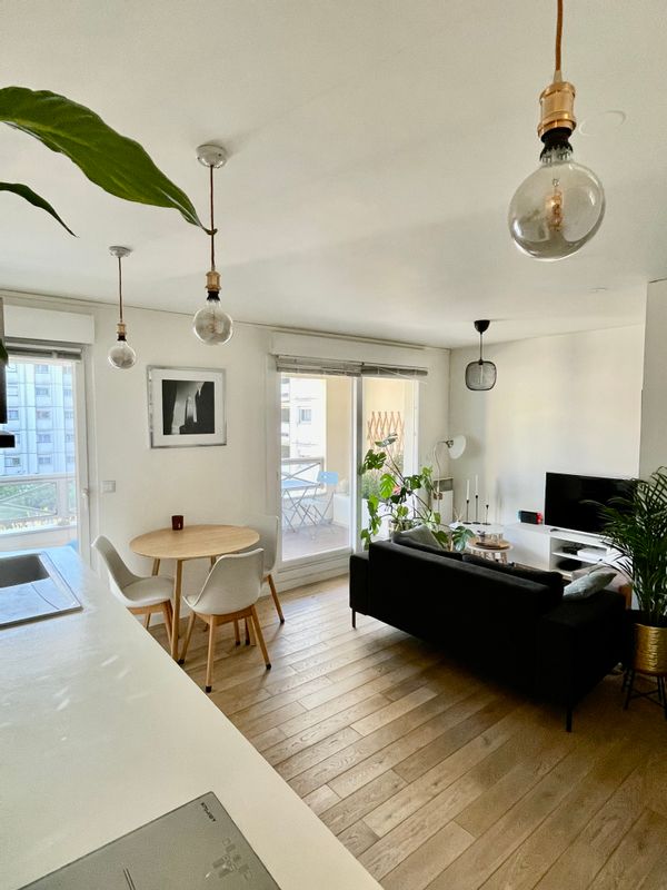 Charmant appartement parisien avec terrasse