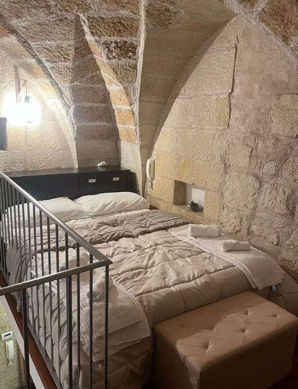 Monolocale del 1600 nel centro storico di Lecce, fiume sotterraneo con botola