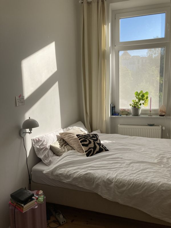 Gemütliche 3-Zimmer-Wohnung in einer ruhigen Ecke Berlins mit großem Garten und Balkon.